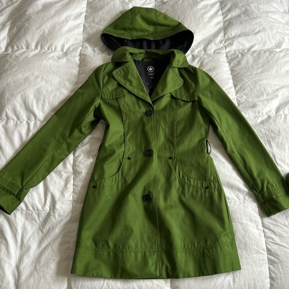Halifax green raincoat - Picture 4 of 8